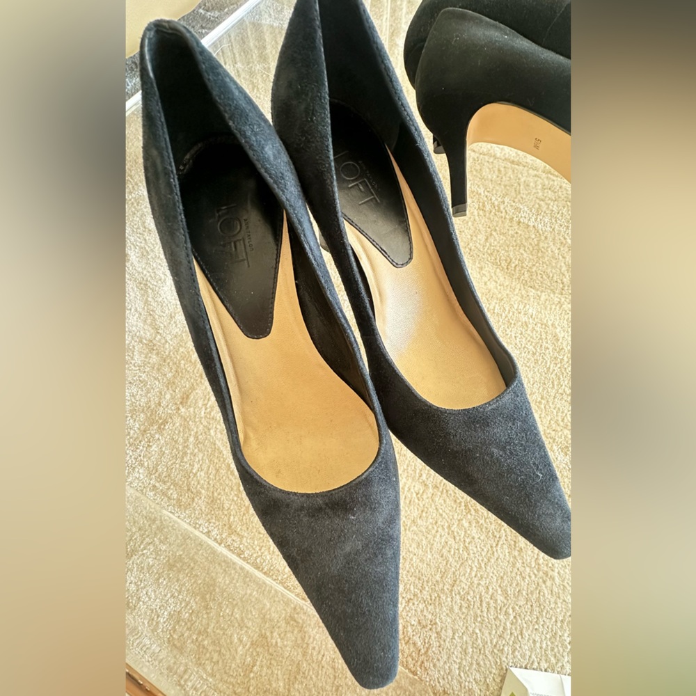 Ann Taylor suede heels